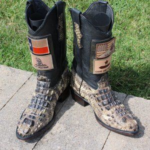Herradura skins men's cowboy boots, size 10 D. Natural American alligator.